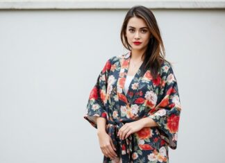 Günlük Stilinize Doğal Bir Dokunuş: Kimono Modası Daily Style with a Natural Touch: Kimono Fashion