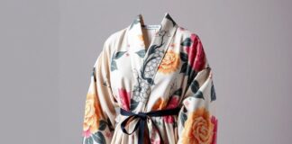 Kimonolar: Geleneksel İle Modernin Karışımı Kimonos: A Blend of Tradition and Modernity